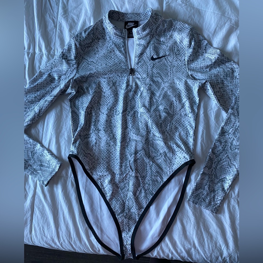 NWOT Nike Snake Print Long Sleeve Bodysuit, size M